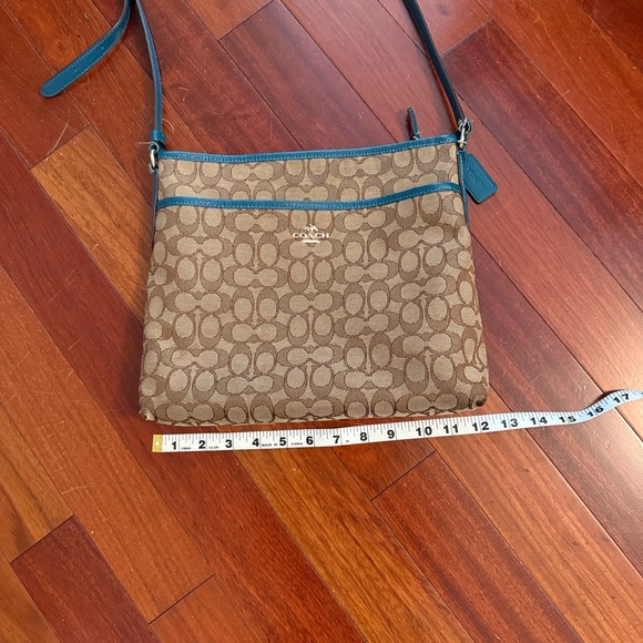 Coach Tan and Blue Crossbody Bag Beautiful Condition - Picture 4 of 7